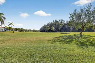 12500 SW 6th St, Pembroke Pines, FL 33027 - Photo 9