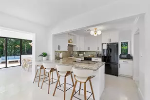 2800 NE 21st Ct, Fort Lauderdale, FL 33305 - Photo 9