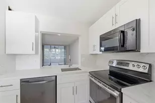 9430 Poinciana Pl, Davie, FL 33324 - Photo 1