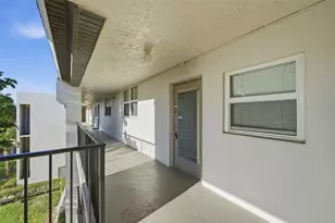 9430 Poinciana Pl, Davie, FL 33324 - Photo 9