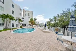 2840 NE 14th St, Pompano Beach, FL 33062 - Photo 21