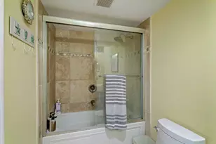 5420 N Ocean Dr, Riviera Beach, FL 33404 - Photo 27
