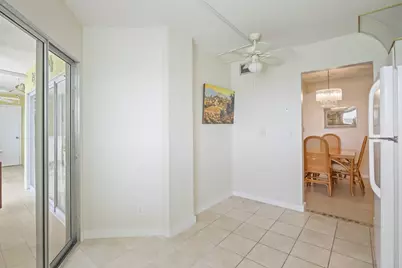 3951 Via Poinciana #511, Greenacres, FL 33467 - Photo 9