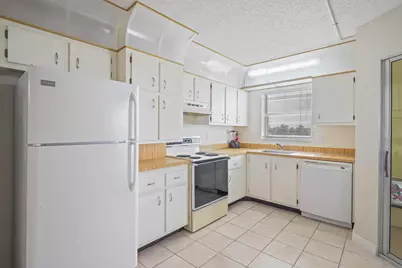 3951 Via Poinciana #511, Greenacres, FL 33467 - Photo 7