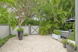 2474 Bedford Mews Dr, Wellington, FL 33414 - Photo 31