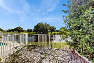 2690 Linkside Dr, Wellington, FL 33414 - Photo 17