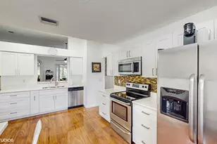 2690 Linkside Dr, Wellington, FL 33414 - Photo 11