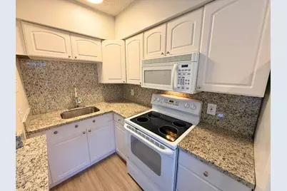 627 NE 10th Avenue #4, Fort Lauderdale, FL 33304 - Photo 5