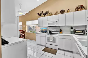9589 Shadybrook Dr, Boynton Beach, FL 33437 - Photo 13