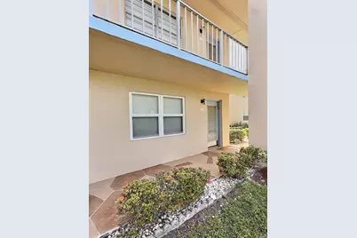 199 E Burgundy E, Delray Beach, FL 33484 - Photo 3