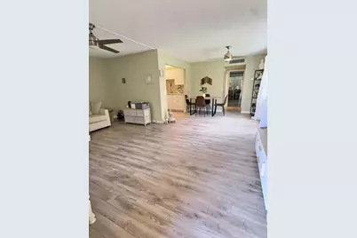 199 E Burgundy E, Delray Beach, FL 33484 - Photo 5