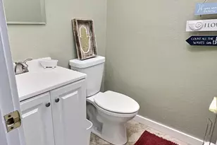 199 E Burgundy E, Delray Beach, FL 33484 - Photo 11