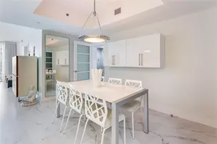 55 SE 6th St, Miami, FL 33131 - Photo 11