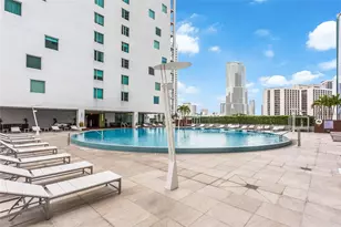 55 SE 6th St, Miami, FL 33131 - Photo 5