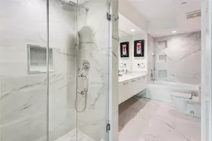 55 SE 6th St, Miami, FL 33131 - Photo 21