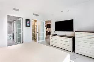 55 SE 6th St, Miami, FL 33131 - Photo 19