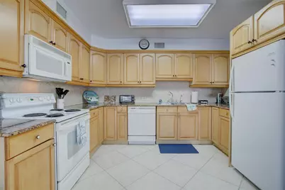 999 N Riverside Drive #11, Pompano Beach, FL 33062 - Photo 7