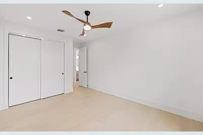 1160 Emerald Drive, Riviera Beach, FL 33404 - Photo 45