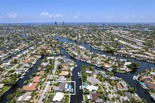 160 SE 12th Ct, Pompano Beach, FL 33060 - Photo 9