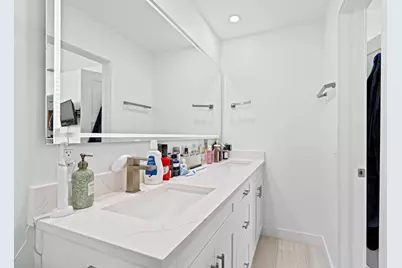 160 SE 12th Court, Pompano Beach, FL 33060 - Photo 17