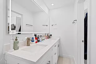 160 SE 12th Ct, Pompano Beach, FL 33060 - Photo 17