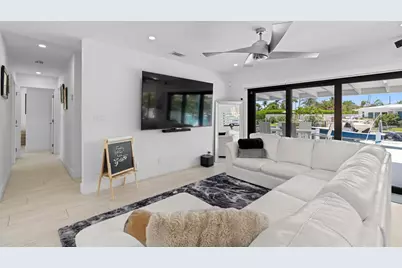 160 SE 12th Court, Pompano Beach, FL 33060 - Photo 15