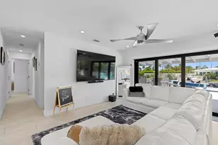 160 SE 12th Ct, Pompano Beach, FL 33060 - Photo 15