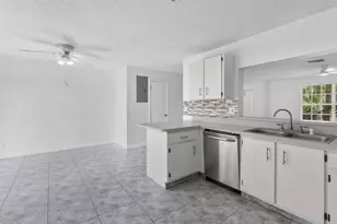 12212 NW 36th Pl, Sunrise, FL 33323 - Photo 15