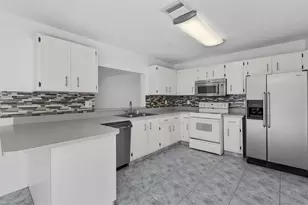 12212 NW 36th Pl, Sunrise, FL 33323 - Photo 13