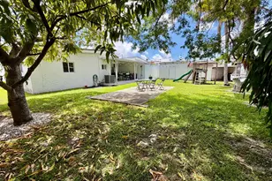 114 SW 57th Ct, Miami, FL 33144 - Photo 27