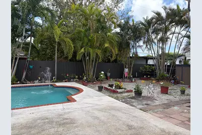 10501 NW 35th Place, Miami, FL 33147 - Photo 15