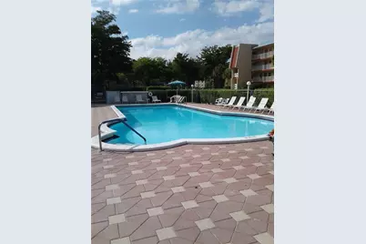 1030 Country Club Drive #401, Margate, FL 33063 - Photo 17