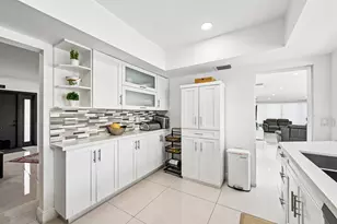 2940 NE 39th Ct, Lighthouse Point, FL 33064 - Photo 13