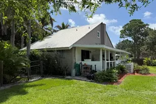 709 Savannah St, Fort Pierce, FL 34982 - Photo 3