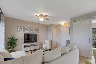 3206 S Lakeview Cir, Fort Pierce, FL 34949 - Photo 9