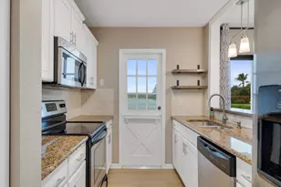 3206 S Lakeview Cir, Fort Pierce, FL 34949 - Photo 7