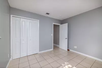 917 SE Nassau Avenue, Stuart, FL 34994 - Photo 5