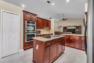 895 NW 110th Ln, Coral Springs, FL 33071 - Photo 13
