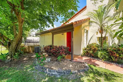 2810 Sand Pines Court, Lake Worth, FL 33462 - Photo 3