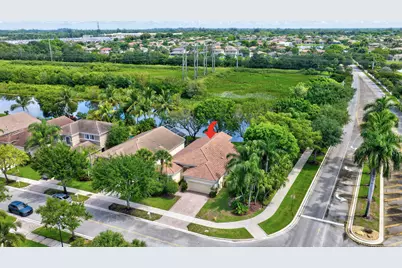 19305 SW 66th Street, Pembroke Pines, FL 33332 - Photo 29