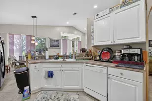 19305 SW 66th St, Pembroke Pines, FL 33332 - Photo 9