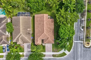 19305 SW 66th St, Pembroke Pines, FL 33332 - Photo 3