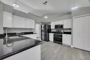 601 Howard St, Fort Pierce, FL 34982 - Photo 11