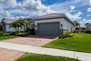 10562 Northbrook Cir, Palm Beach Gardens, FL 33412 - Photo 5