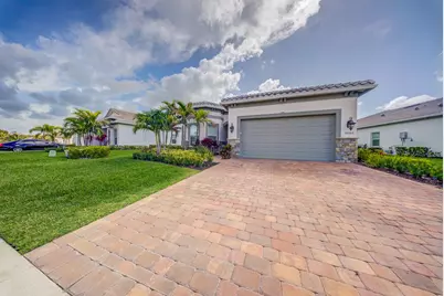 10562 Northbrook Circle, Palm Beach Gardens, FL 33412 - Photo 1