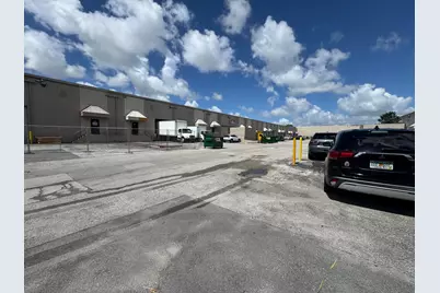 2710 NW 72nd Avenue, Miami, FL 33122 - Photo 3
