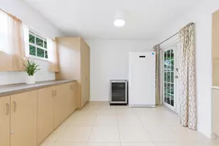 10691 NW 26th Pl, Sunrise, FL 33322 - Photo 9