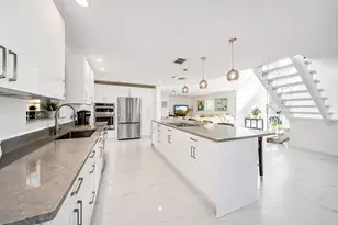 301 NW 26th Ct, Wilton Manors, FL 33311 - Photo 9