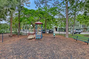 340 Crestwood Cir, Royal Palm Beach, FL 33411 - Photo 25