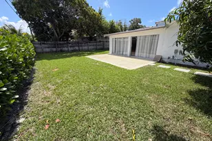 349 NE 31st St, Boca Raton, FL 33431 - Photo 3